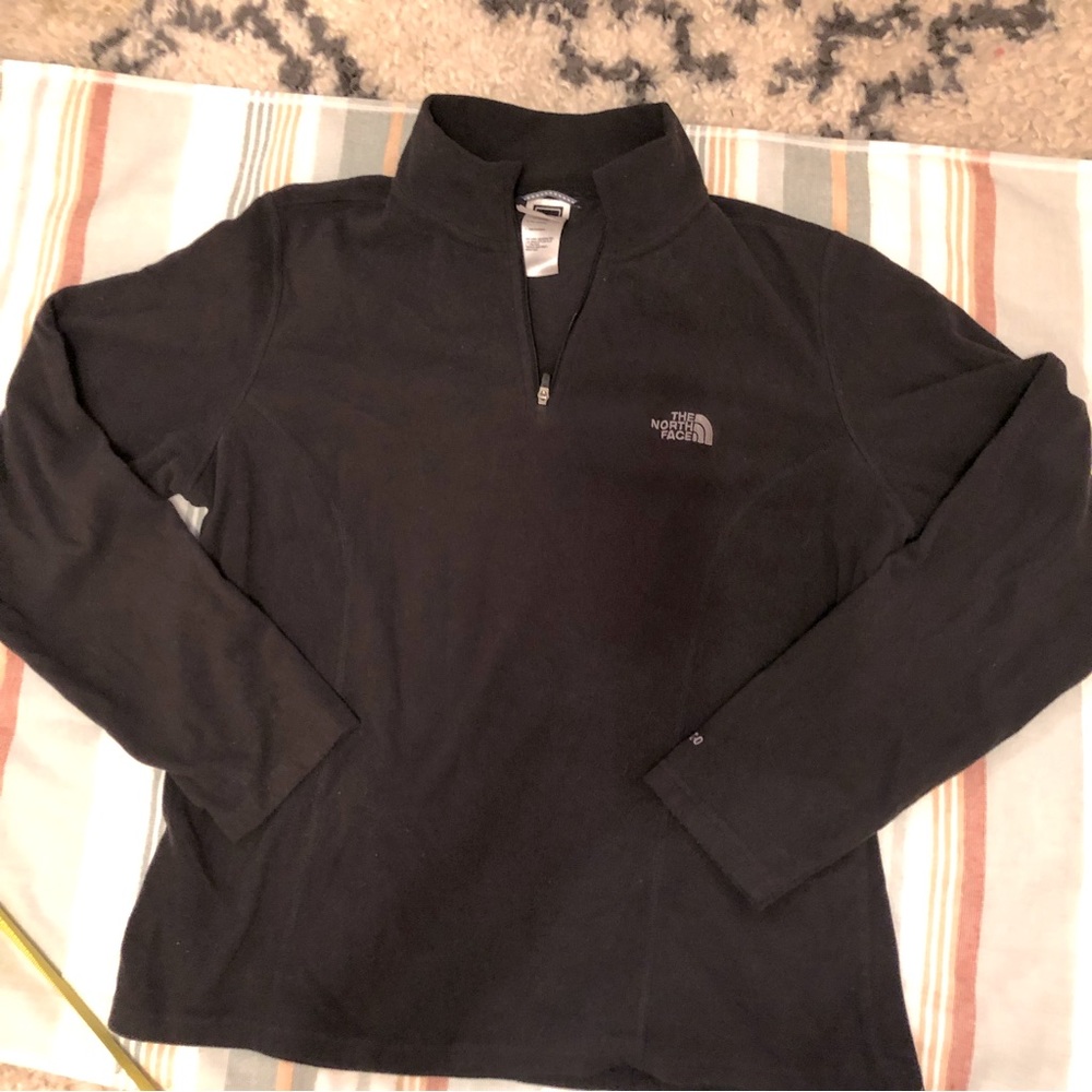 The North Face Women’s black quarter zip L